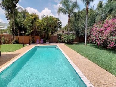 Charming Vacation Home on Bradenton. Call Today.